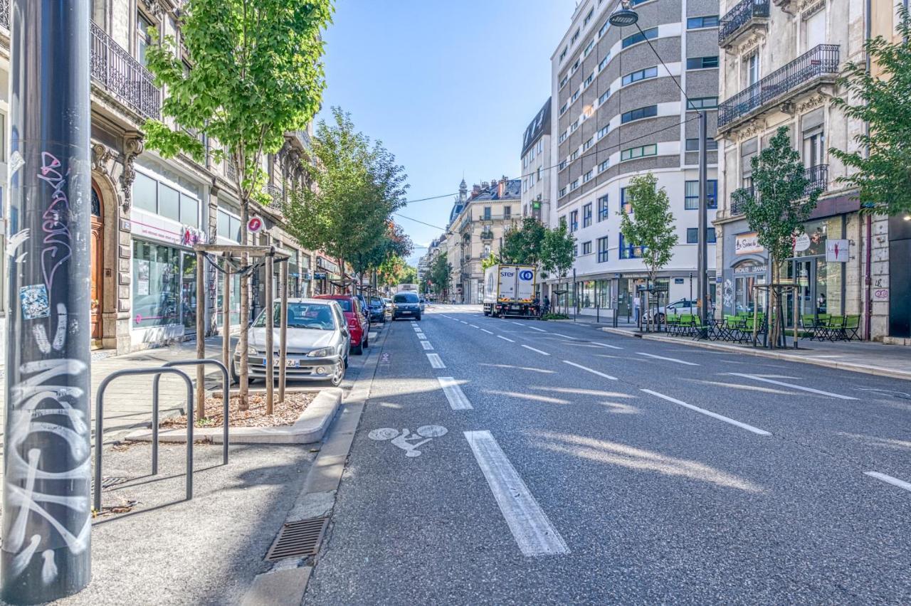 Le Petit Parfait Confort Gare Hamac Netflix グルノーブル エクステリア 写真